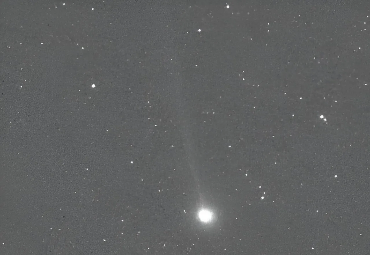 cometa encke sobre el cielo estrellado